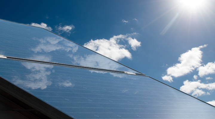 how many solar panels to power a home