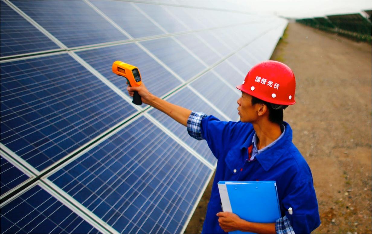 solar-worker-in-china-park.jpg